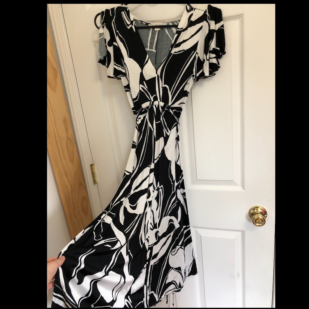 Madonna, Lightweight Summer Dress, Black & White Floral, US Size 4